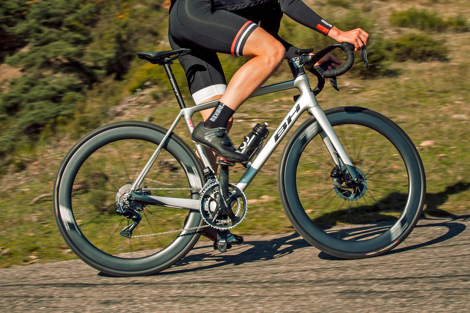 2021 BH Ultralight EVO road bike, lightweight carbon climbers integrated disc brake road bike, climbing