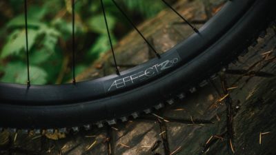 2021 RaceFace Aeffect R enduro & eMTB wheelsets laced with all-new Trace hubset