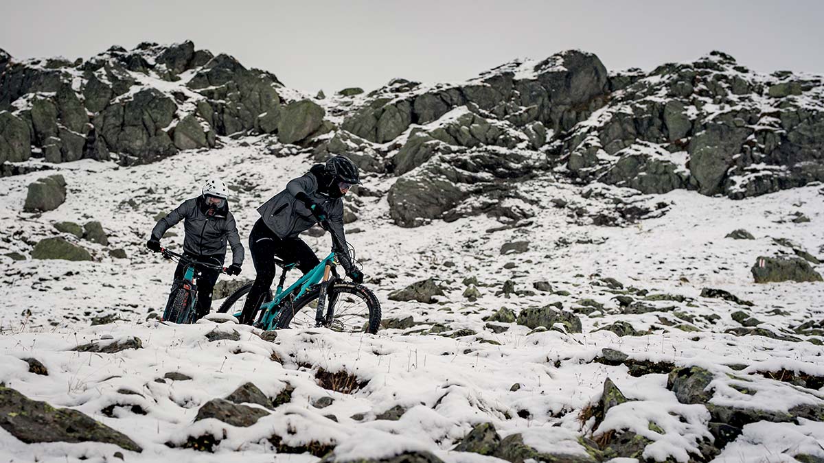 Assos TRAIL winter mountain biking kit lands to continue the thrills when  it chills - Bikerumor