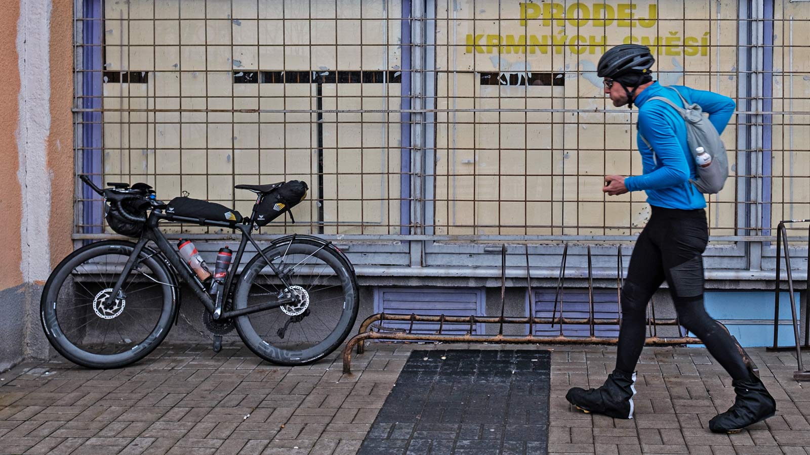 Long top tube store bag