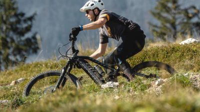 First Rides: Dainese Trail Skins pads made-to-pedal with lightweight knee & body protection