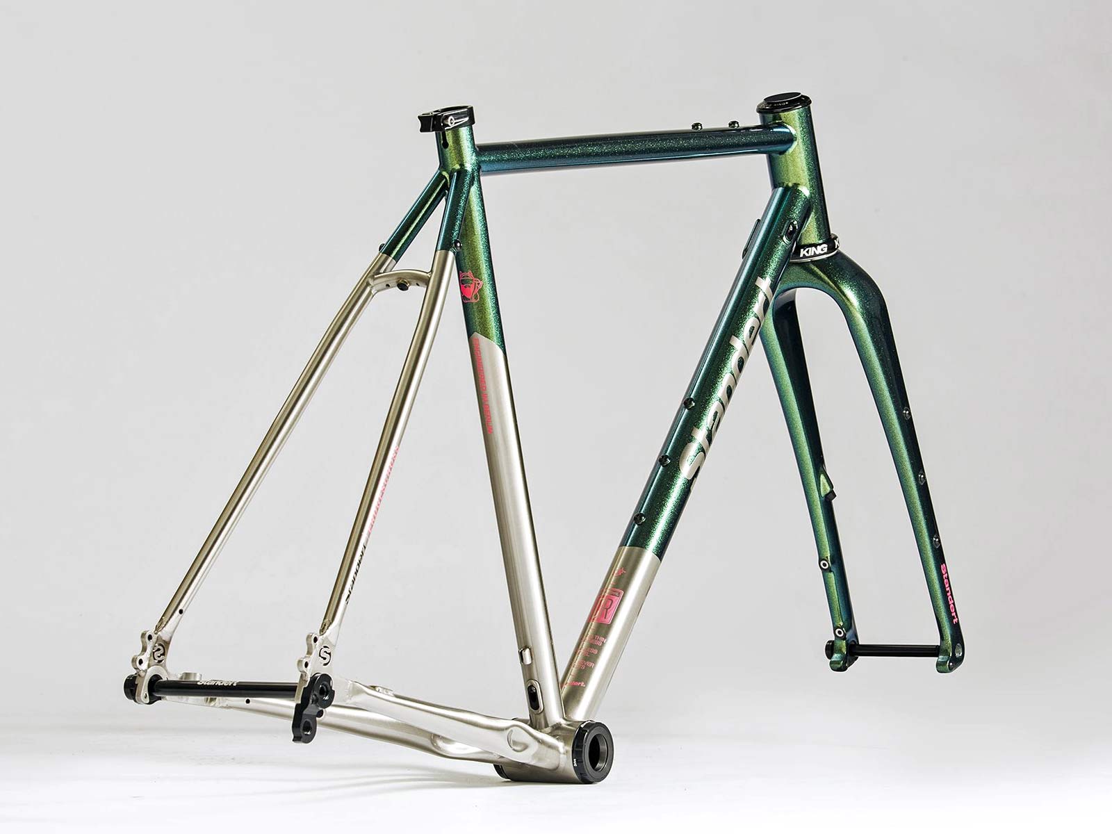 Standert Erdgeschoss steel gravel bike, stainless steel adventure bikepacking gravel road bike, angled frame