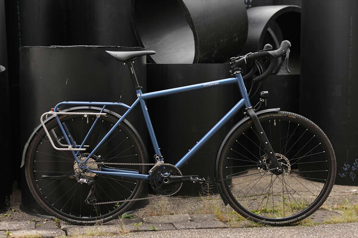 tout terrain blueridge gt bikepacking bike fitted with cinq carbon fiber touring fork cinq plug5 pure dynamo charge