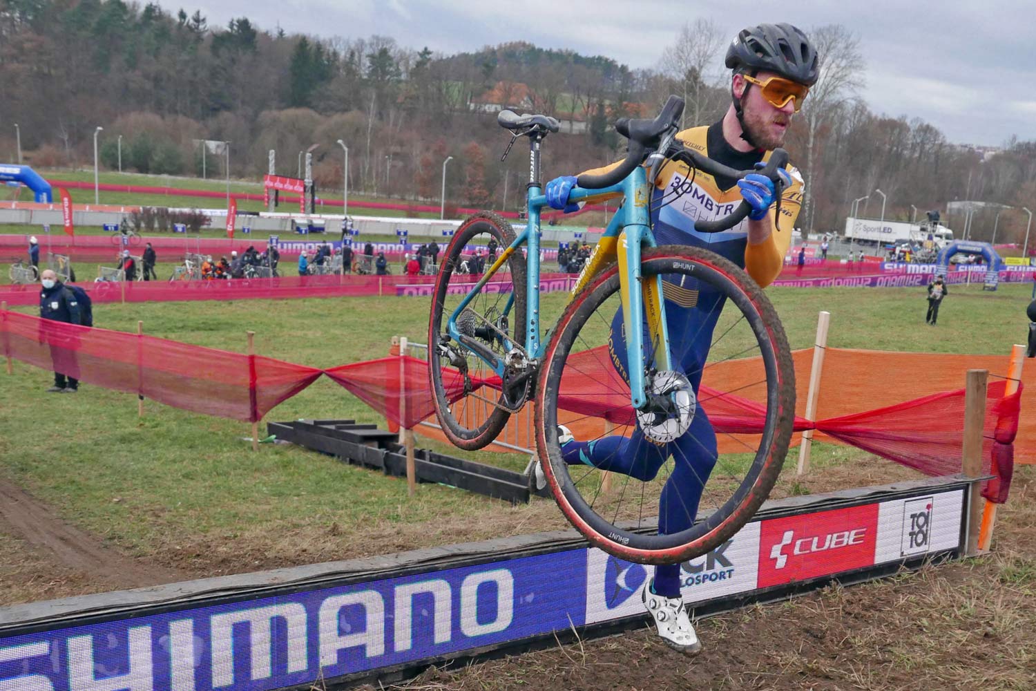 CX Pro Bike Check, 2021 Bombtrack Tension C, affordable World Cup-ready carbon cyclocross bike of Gosse van der Meer, aka Gossinki over the Tabor barriers