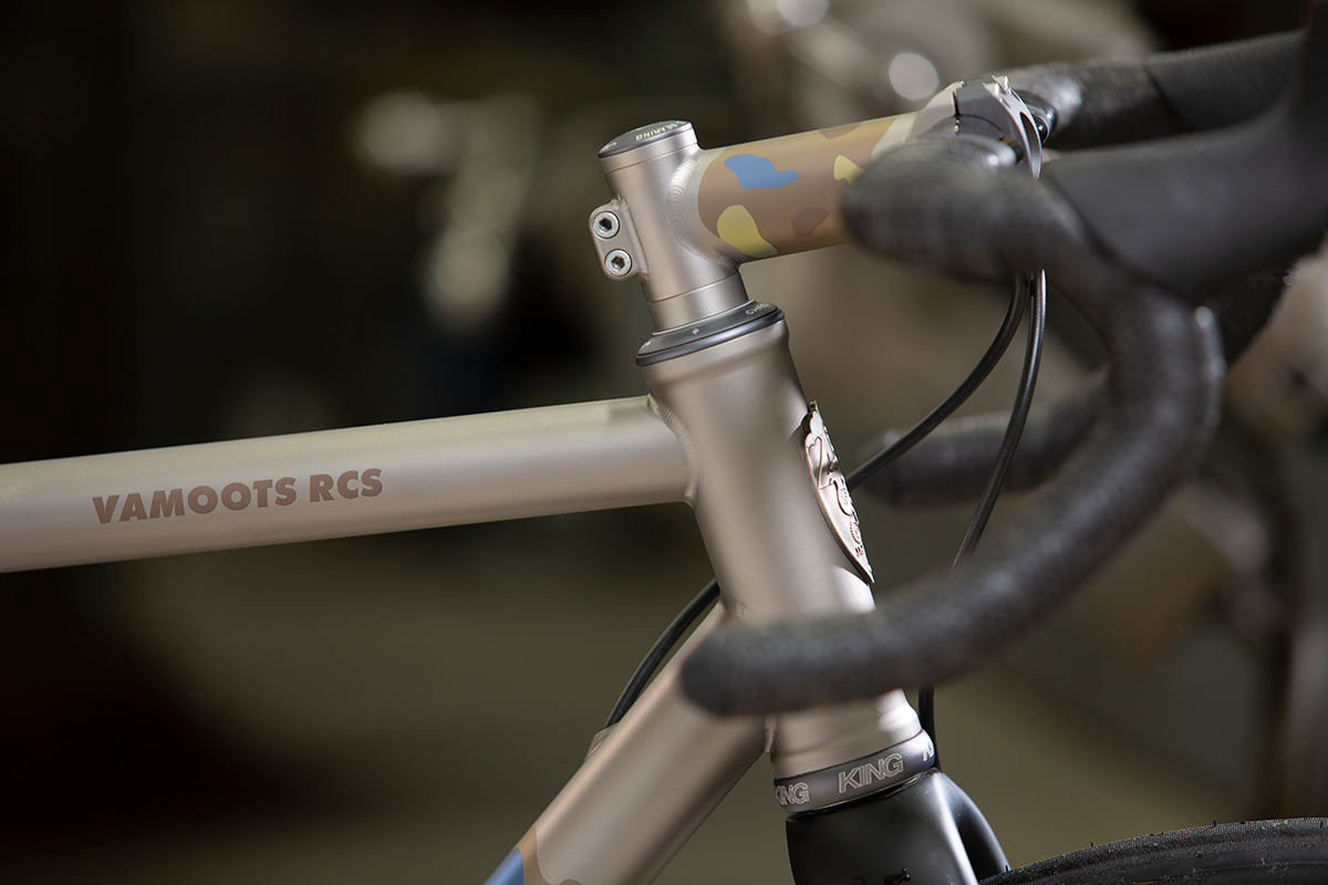 new moots vamoots res all road titanium bike head tube closeup from side