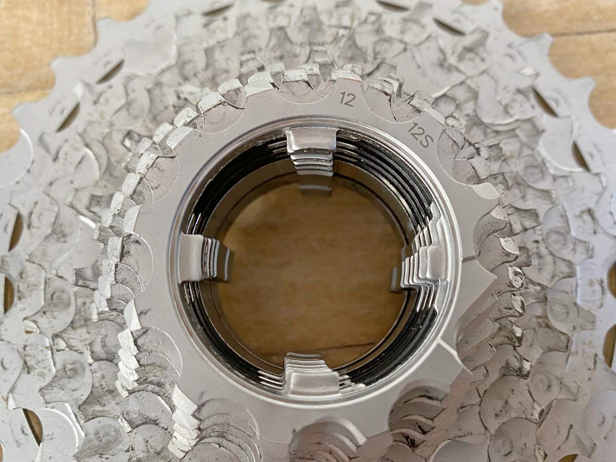 Messing Uiterlijk tunnel Campagnolo N3W in detail: How Campy's new freehub body fits all 10-13 speed  cassettes - Bikerumor