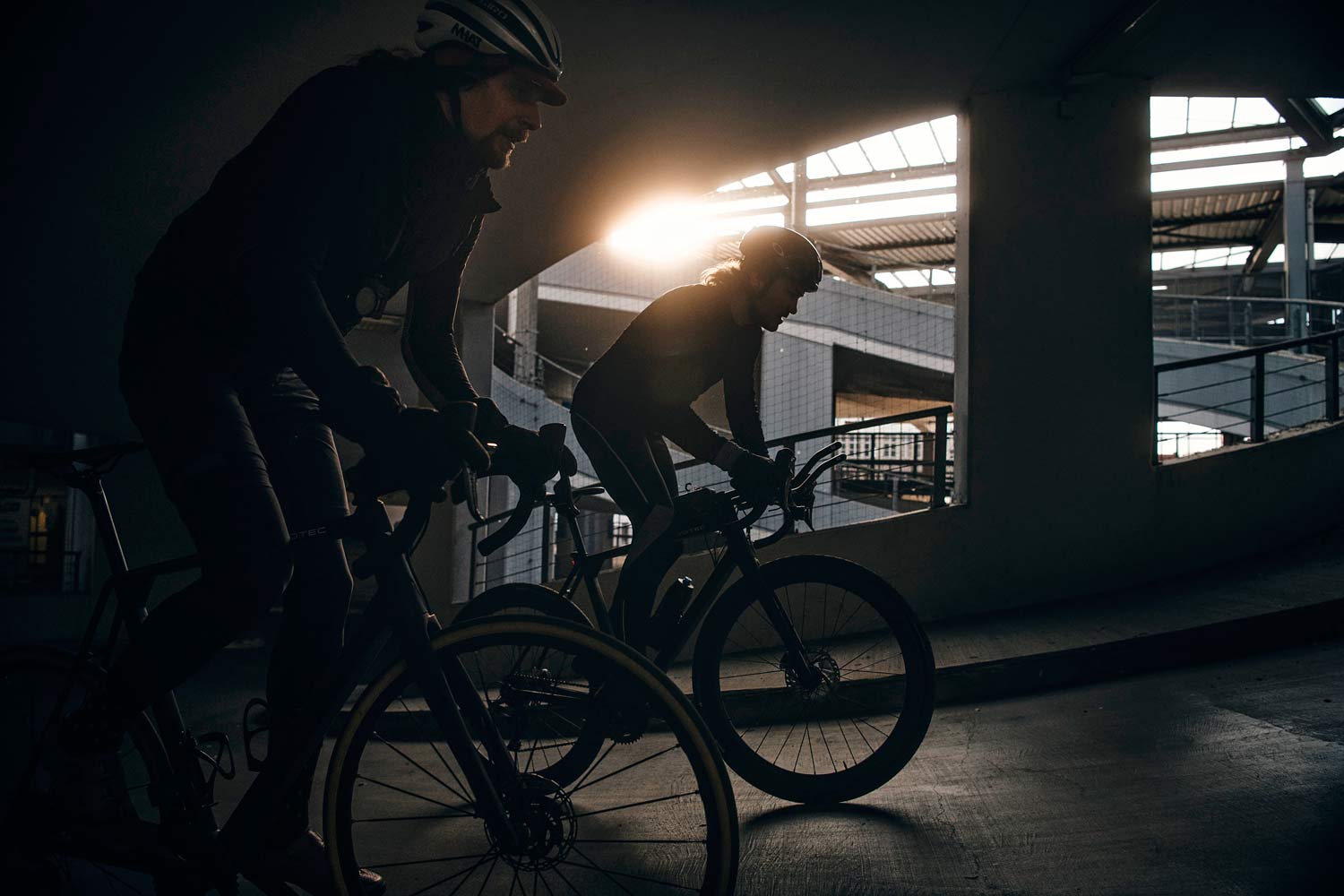 Everesting Berlin in a parkgin garage, Votec CyclingRapha RoadBikeParty, photo by Carlos Meyer
