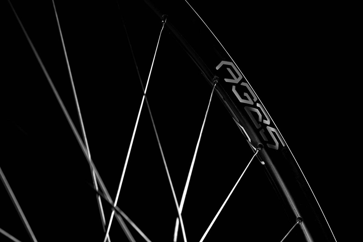 enve ag series carbon fiber gravel wheels angle view of rims and spokes