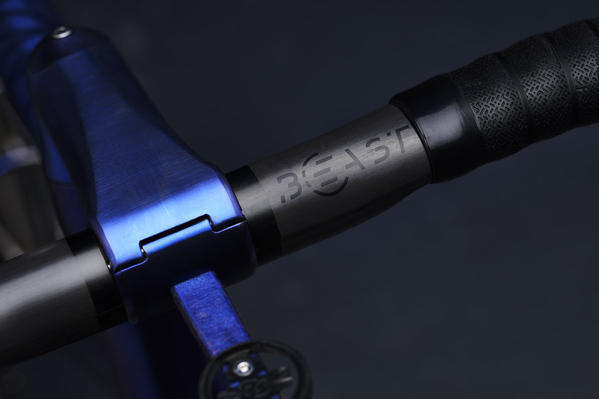 sturdy fiadh road bike integrated internal cable routing stem 3d printed titanium hide everything