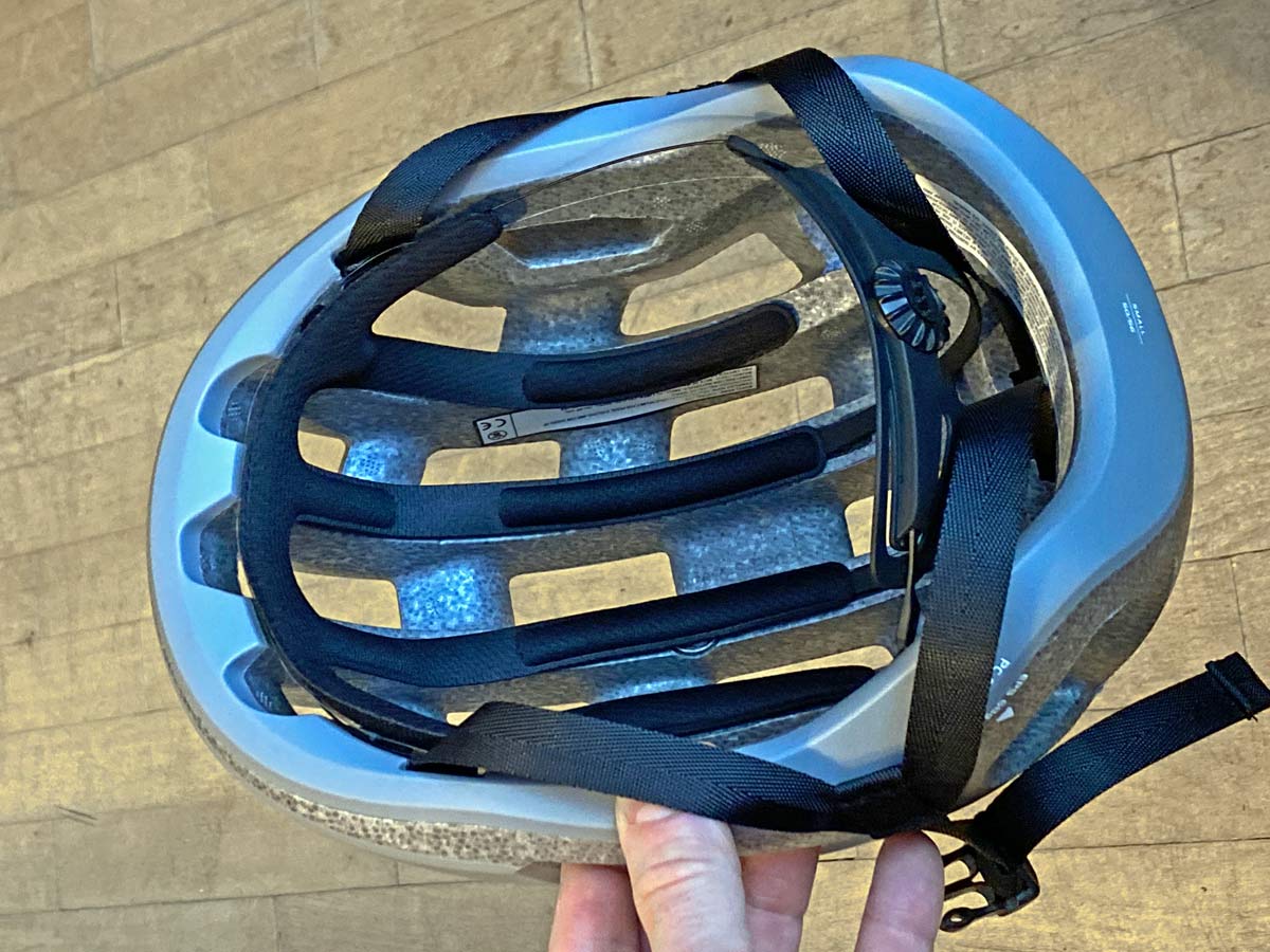 POC Ventral Lite ultralight helmet, fully vented lightweight 182g road bike helmet, inside