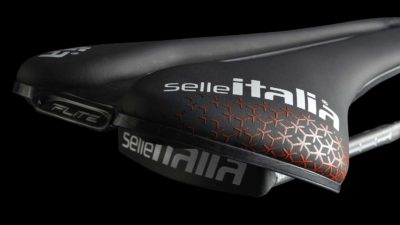 Selle Italia Flite Boost Superflow saddle gets lightweight Pro Team Kit Carbonio upgrade