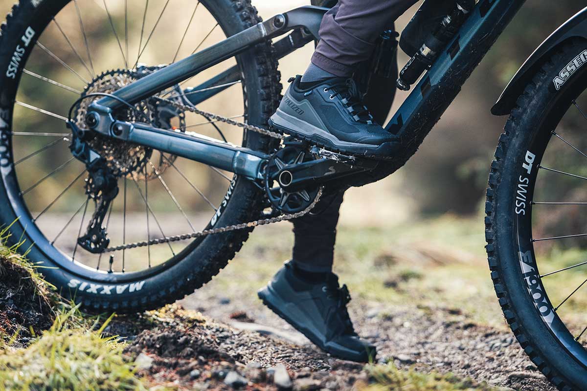 specialized rime flat pedal mountain bike shoe review