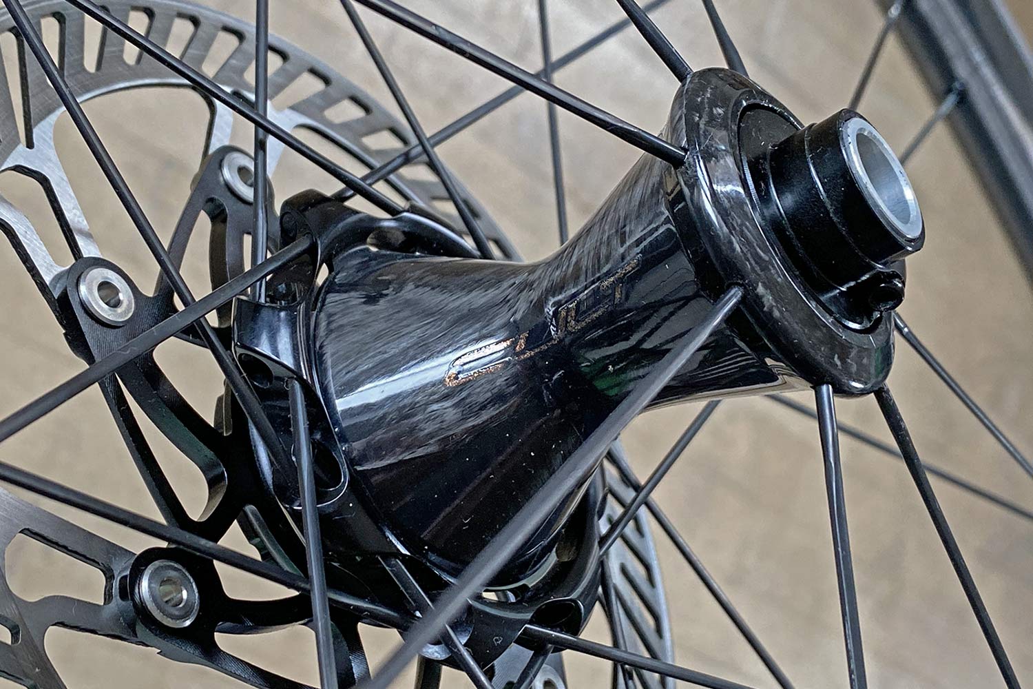 Review: new 2021 Campagnolo Bora Ultra WTO 45 aero carbon disc brake road bike wheels, front carbon hub