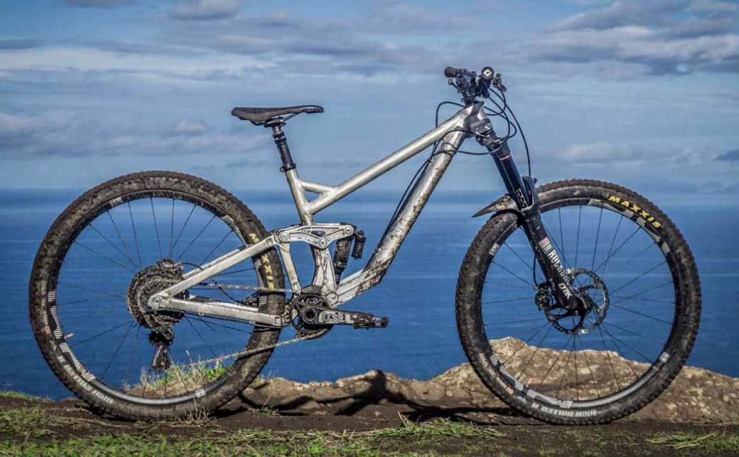 2021 Prime Thunderflash EN bike, affordable consumer-direct carbon 29er enduro mountain bike, Madeira development