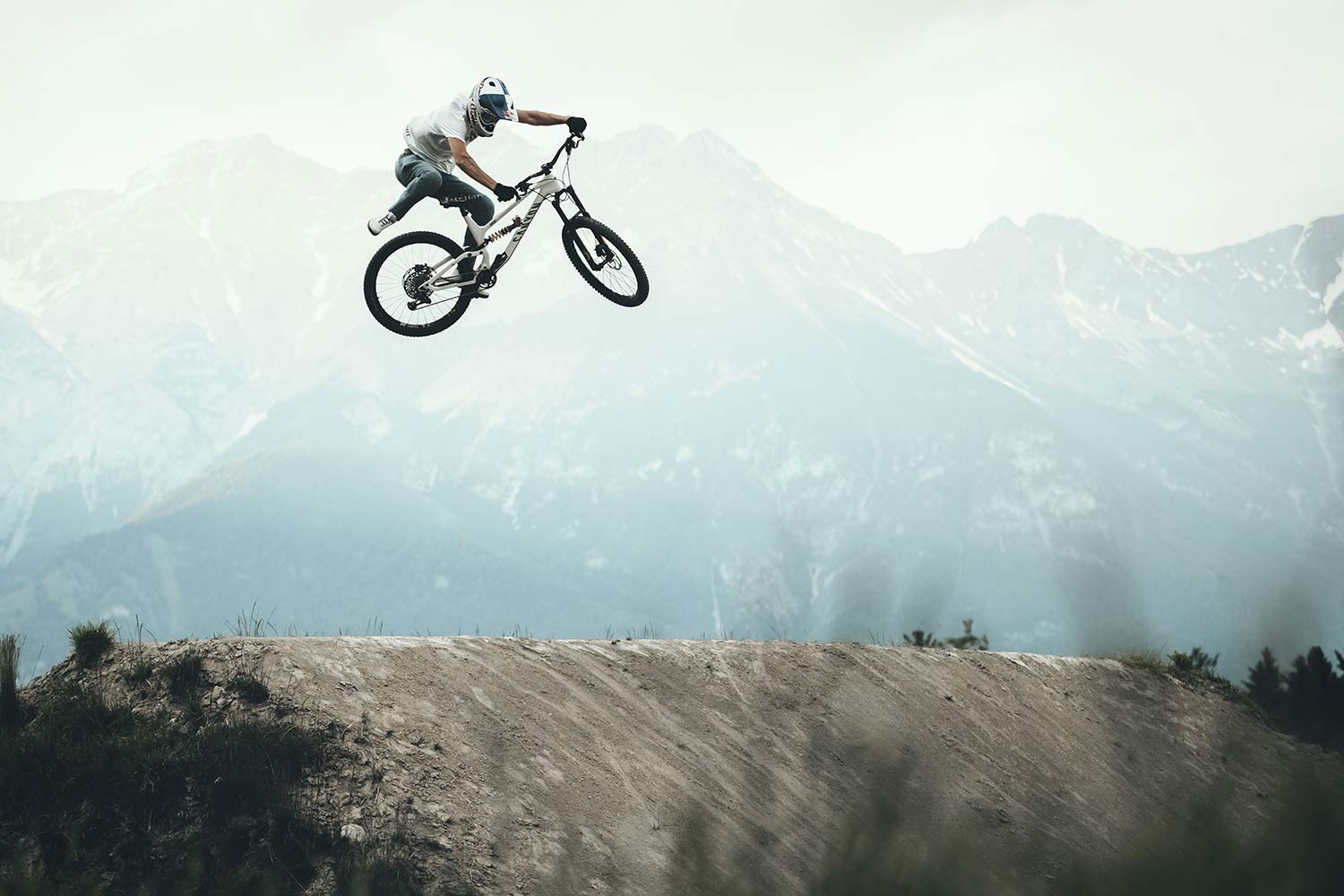 Canyon Torque CF Fabio Wibmer Signature Edition limited pro carbon freeride enduro bike, jump photo by Hannes Berger