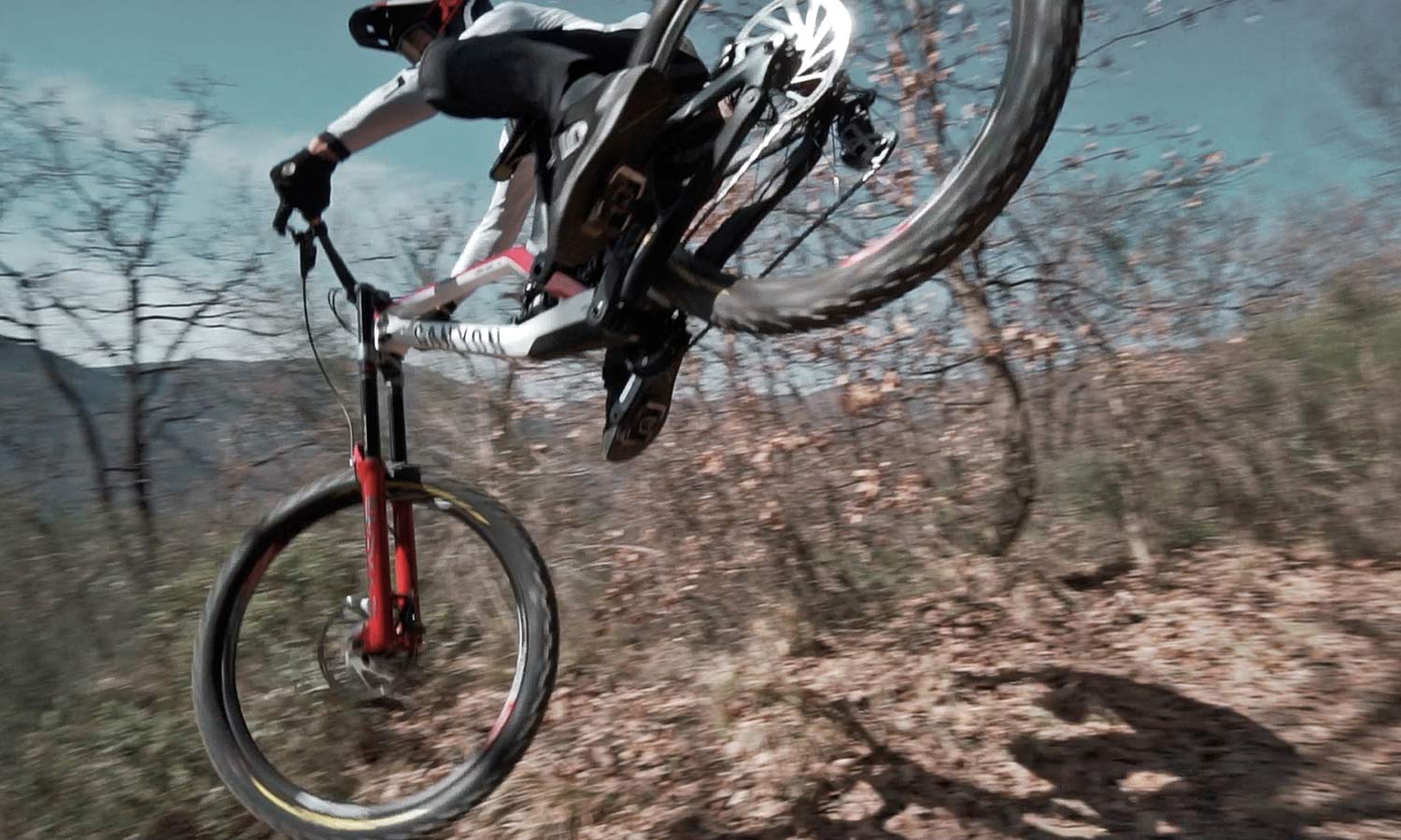 Pirelli Scorpion Gravity Racing prototype EWS, DH-ready mountain bike tires, photos by Julien Pradas, riding