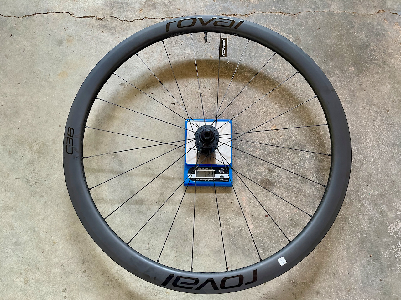 Roval C38 carbon wheels weight rear