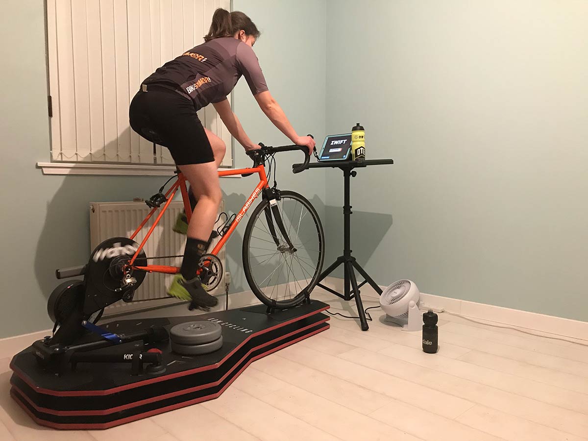 kom full motion rocker plate rpv2 review with wahoo kickr smart indoor trainer