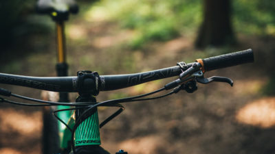 New Race Face Next SL handlebar drops to just 167g, flexes over bumps