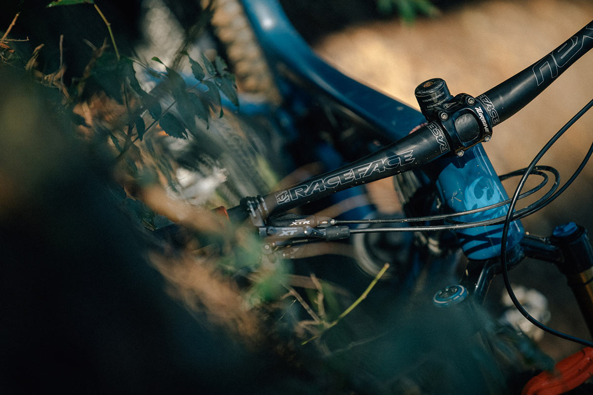 Race face cheap next carbon handlebar