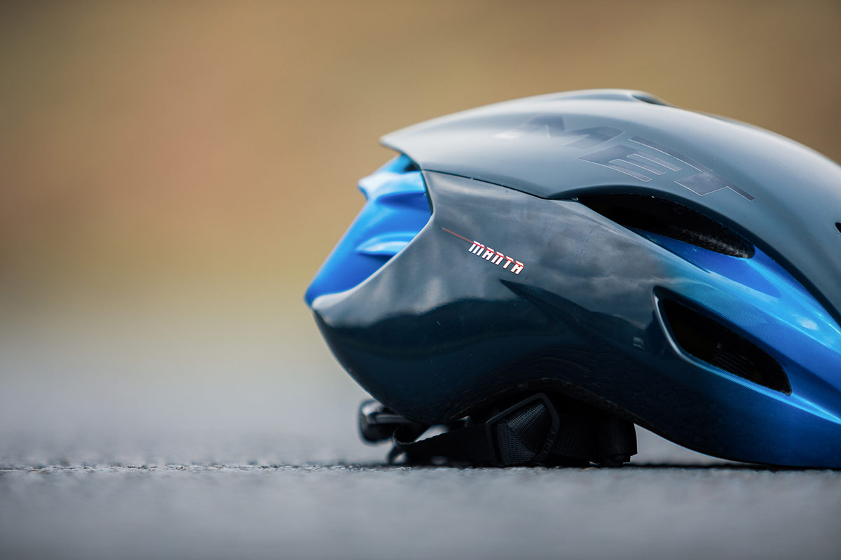 met manta mips aero road triathlon helmet rear profile