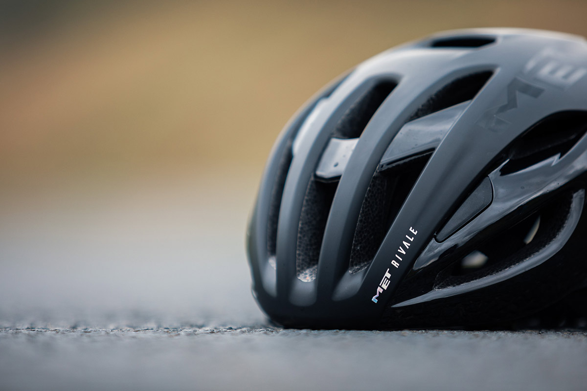 Updated] The MET Rivale is a light, well-ventilated, reasonably priced road helmet - Bikerumor