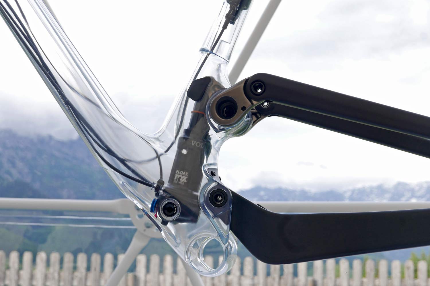 2022 Scott Spark RC & 900 XC trail mountain bikes, light fully-integrated cross-country MTB, internal