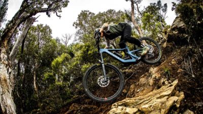 2022 Juliana Roubion 150mm all-mountain bike is a well-proportioned mullet