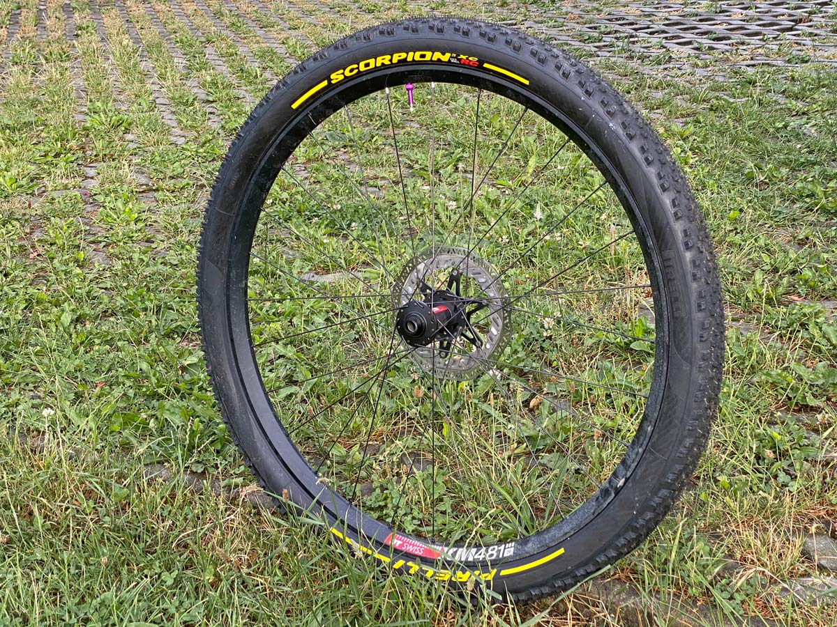 Pirelli Scorpion XC RC 2.4" light wide mountain bike cross-country race tire complete