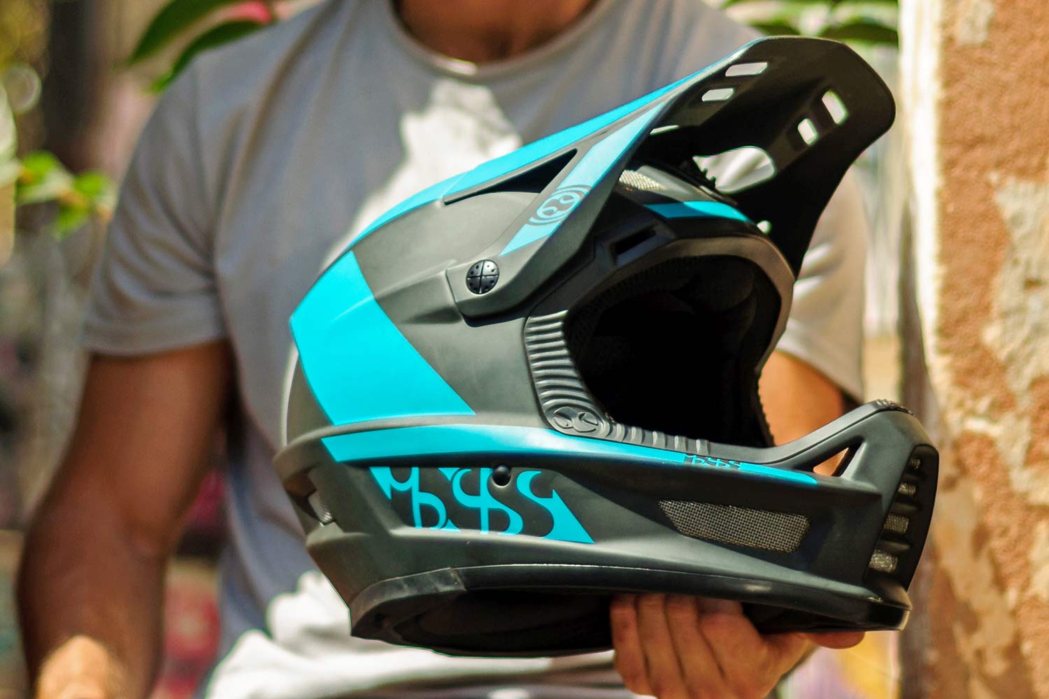 iXS Xult DH full face helmet, lightweight downhill race protection, angled
