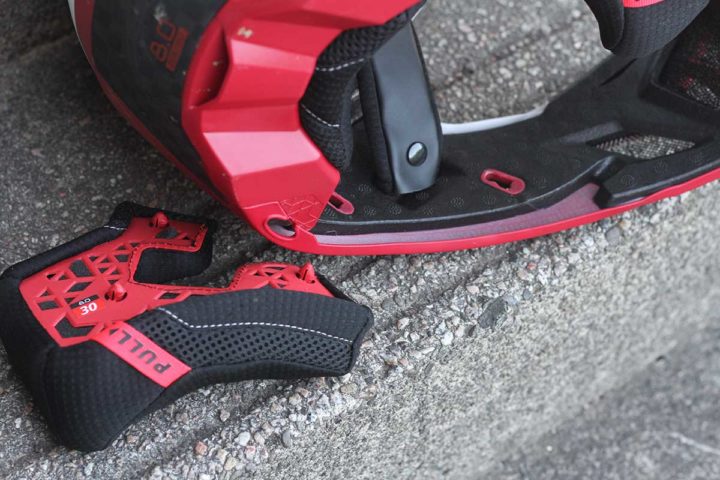 Review: Top-end Leatt 8.0 DH versus budget-friendly Leatt 1.0 DH Helmet ...