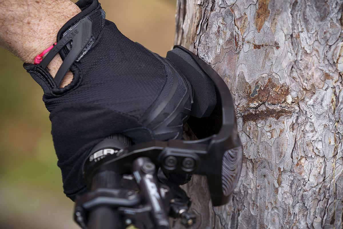 Nock Hand Guards for MTB protect knuckles and brake levers, damp impacts -  Bikerumor