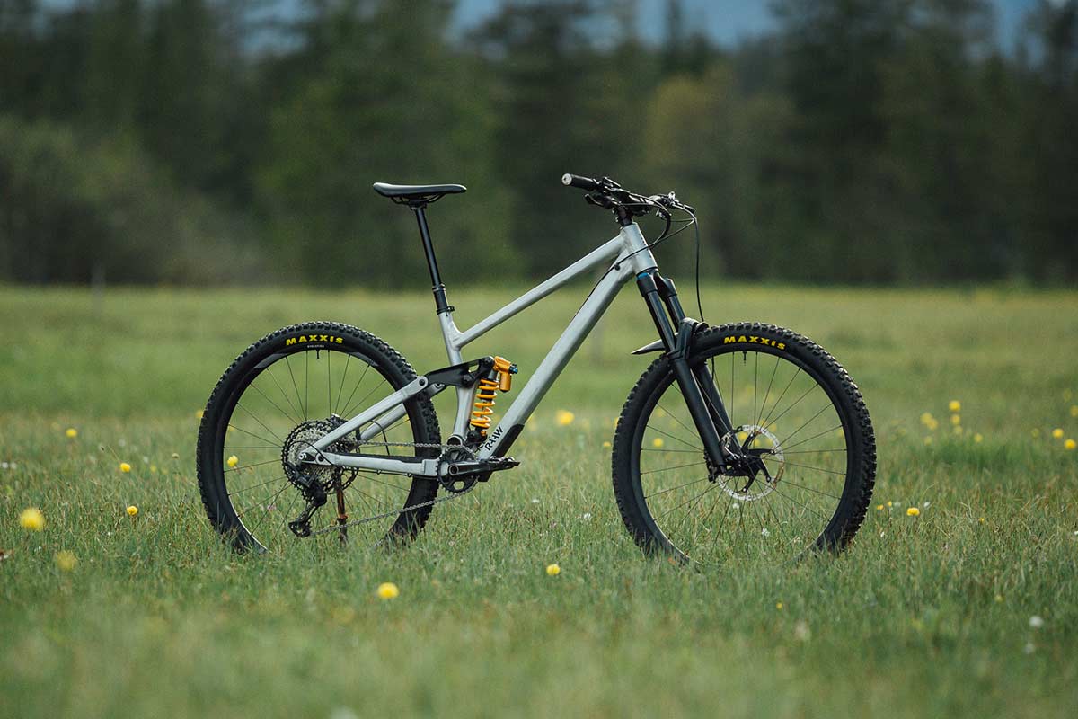 raaw madonna v2.2 complete bike with ohlins coil shock