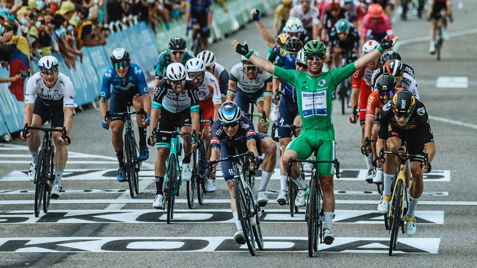 2021 Mark Cavendish 3x Tour de France stage winning green sprinter jersey Specialized S-Works Tarmac SL7, photo by Chris Auld Stage 10 Valence win