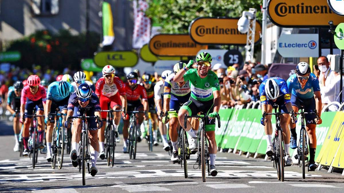 2021 Mark Cavendish 3x Tour de France stage winning green sprinter jersey Specialized S-Works Tarmac SL7, photo by Chris Graythen Stage 13 win