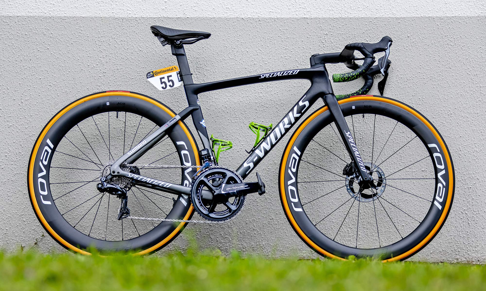 2021 Mark Cavendish 3x Tour de France stage winning green sprinter jersey Specialized S-Works Tarmac SL7, photo by Wout Beel