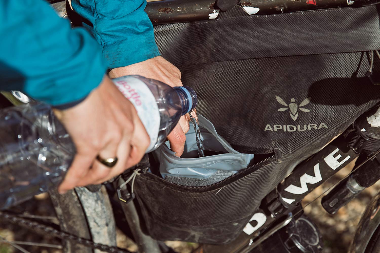 Apidura 1.5L frame Pack Hydration Bladder, Innovation Lab bikepacking frame pack water bag, refill