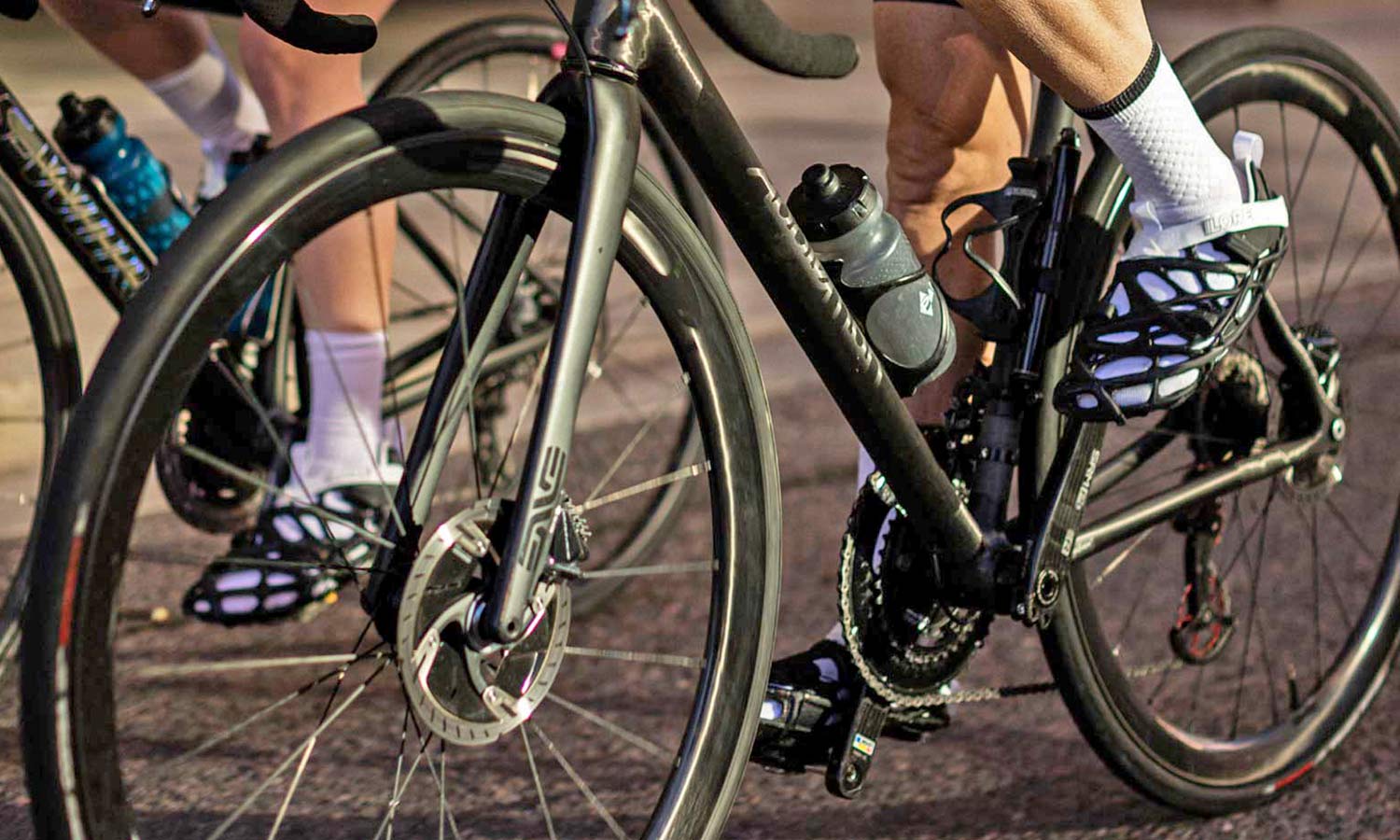 LORE LoreOne custom 3D-printed carbon road cycling shoe, road detail