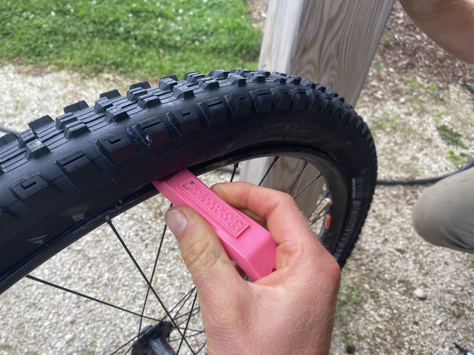 TYRE GLIDER - BICYCLE TYRE FITTING MADE EASY (TIRE GLIDER)