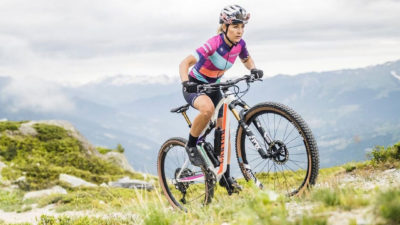 Emily Batty’s Signature Edition Canyon Lux Trail is a true Pro Model