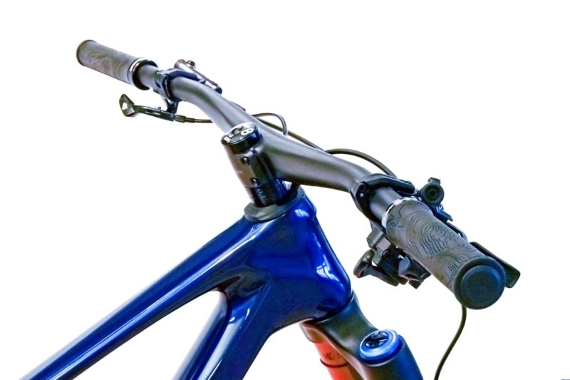 Faserwerk Baslerstab direct-mount lightweight carbon MTB handlebar, on bike