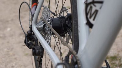 Gravaa KAPS teases lightweight, on-the-fly tire pressure adjustment for gravel & XC