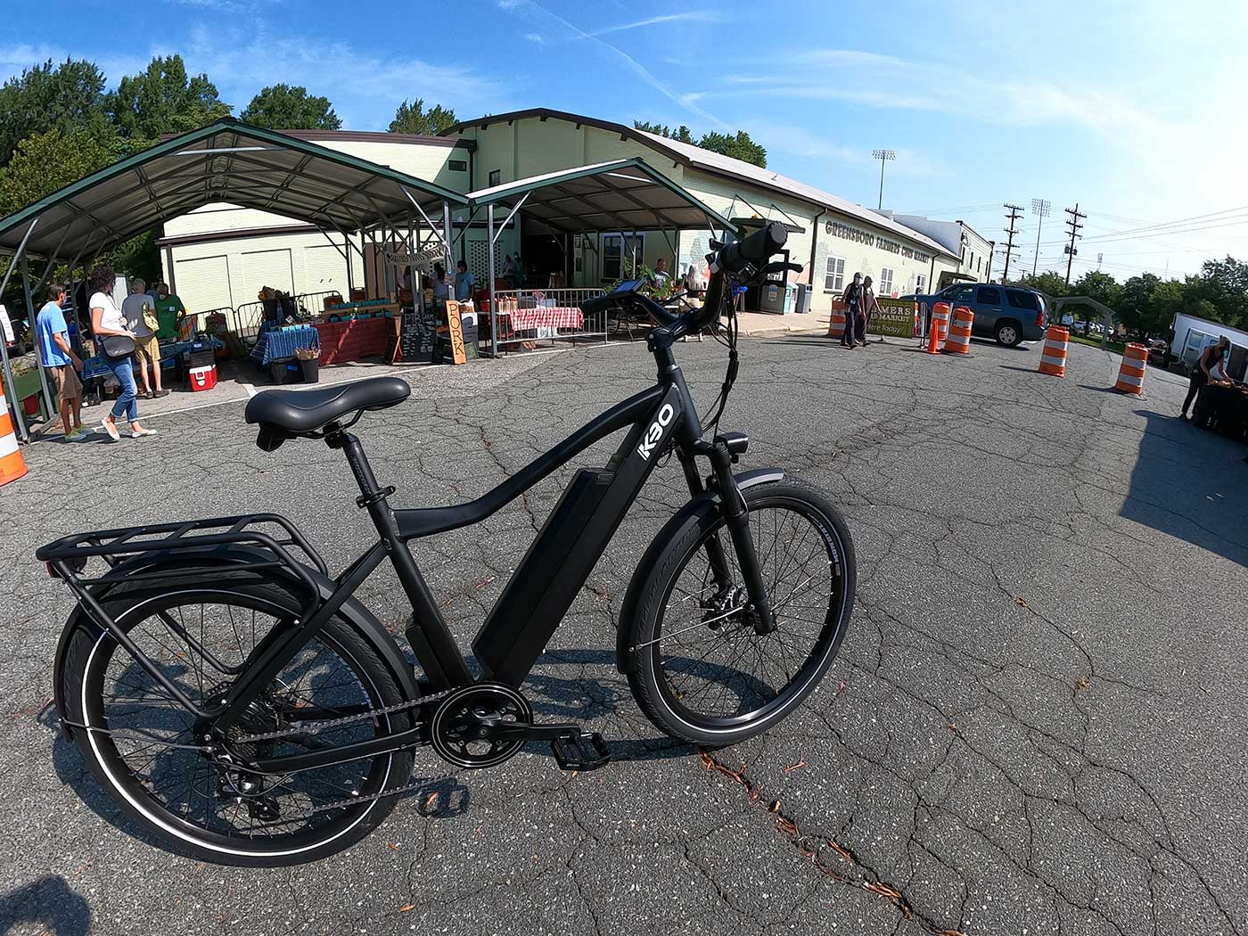 kbo breeze e-bike at the farmers market