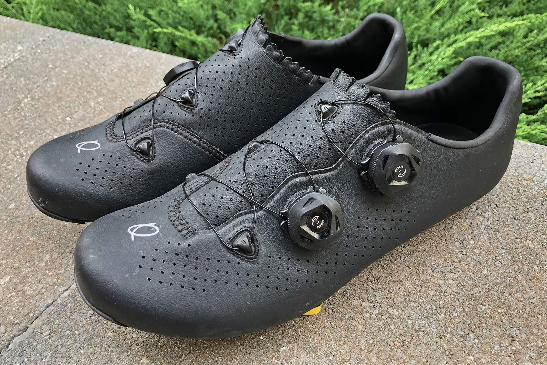 Quoc Mono II lightweight carbon-soled road cycling shoes Review, pair