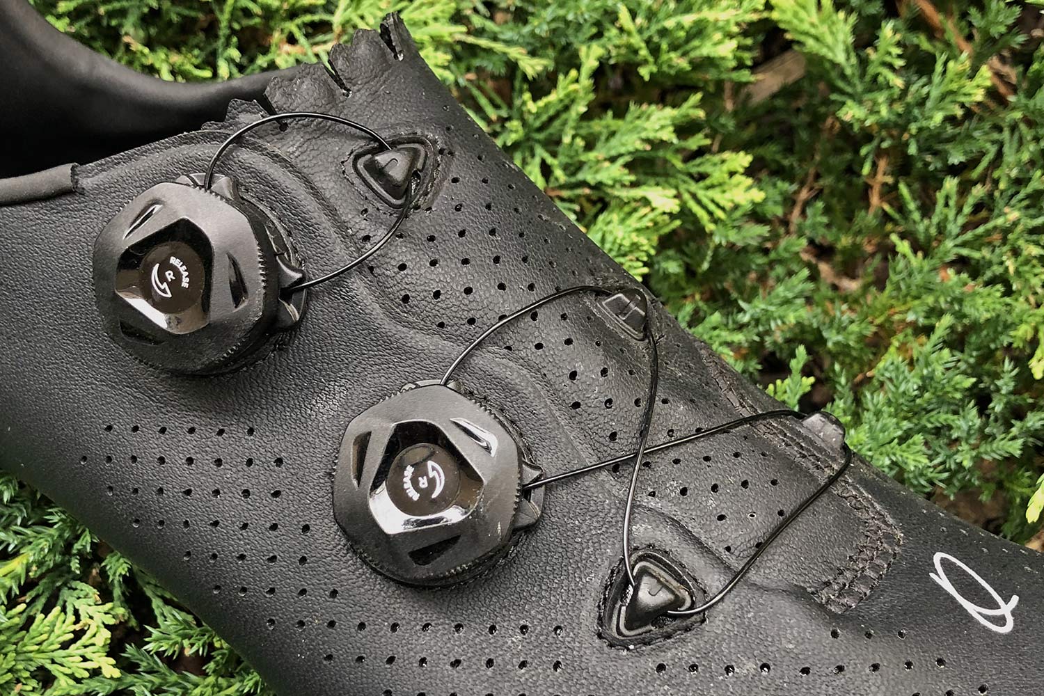 Quoc Mono II lightweight carbon-soled road cycling shoes Review, dial retention