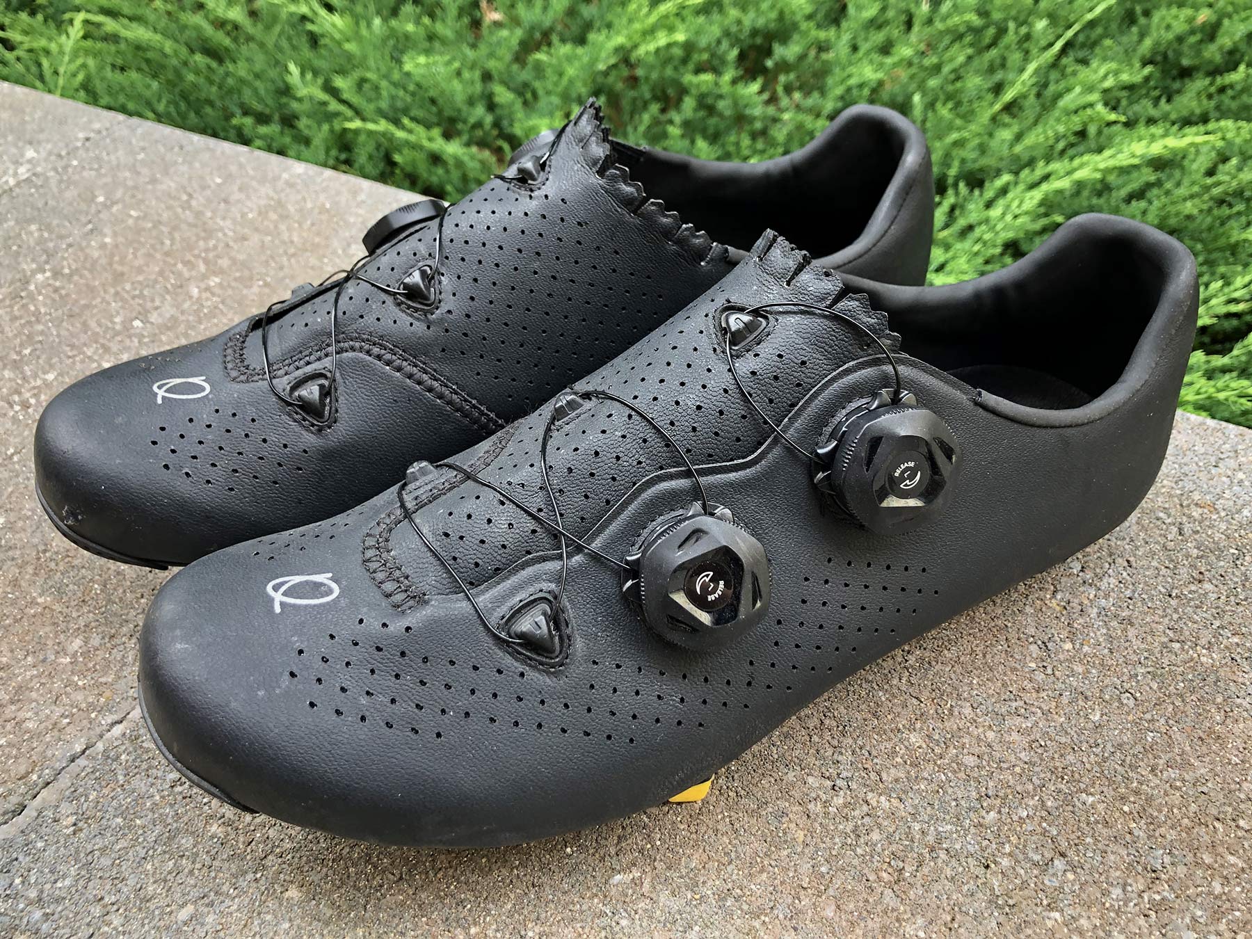 Quoc Mono II road bike shoes, lightweight carbon-soled road cycling shoes, pair