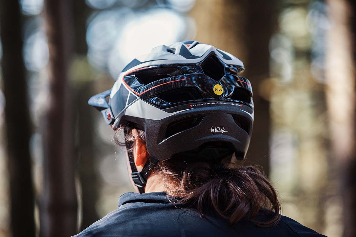 troy lee designs a3 mtb helmet mips review