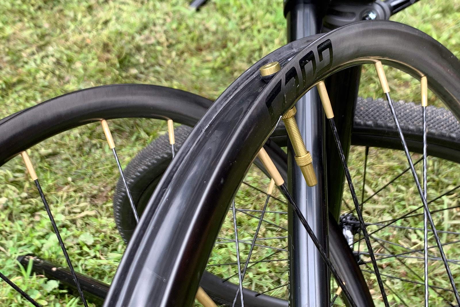 ultralight carbon fiber rim and spoke gravel wheels from Gulo Composites