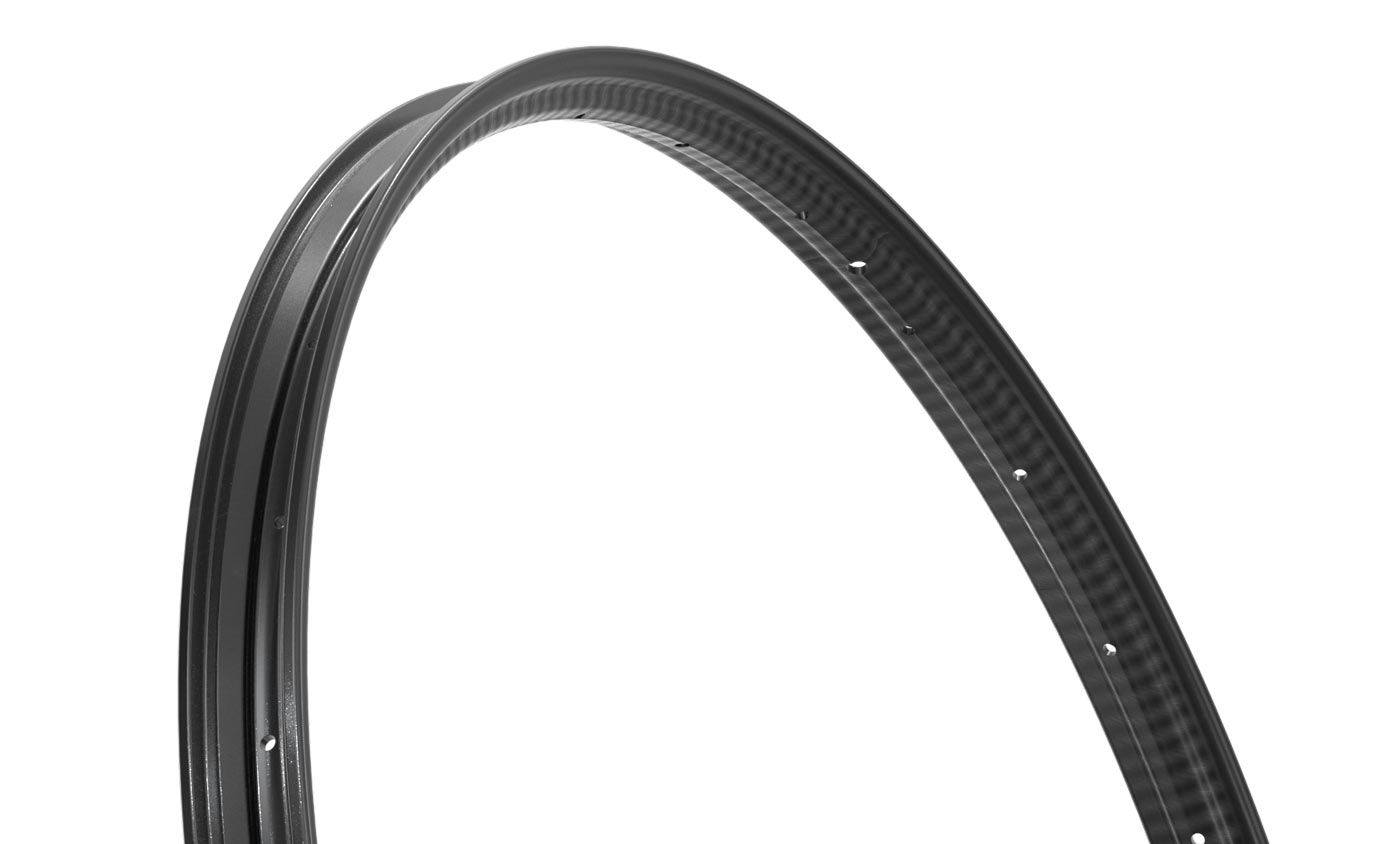 closeup of single-wall carbon fiber rim on zipp 101 xplr gravel bike wheels