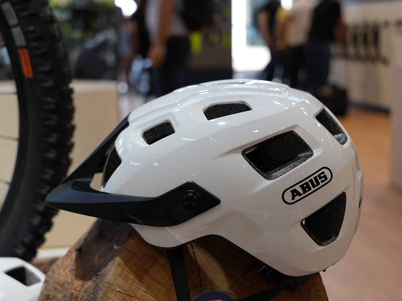 abus motrip mountain bike helmet